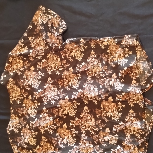 Croft & Barrow Women's Button up Blouse short sleeve flower print black & browns - Picture 11 of 15